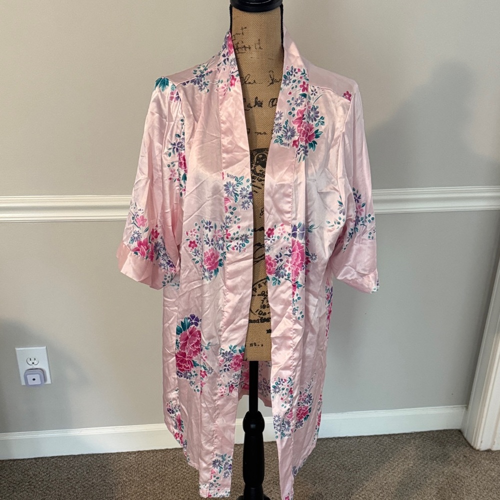 Floral Satin Kimono Robe in Soft Pink